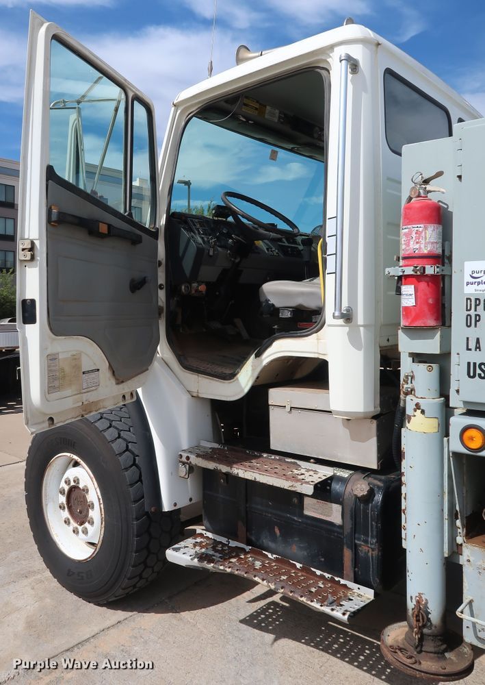 image for item DG7040 1996 Freightliner FL80 drilling rig truck