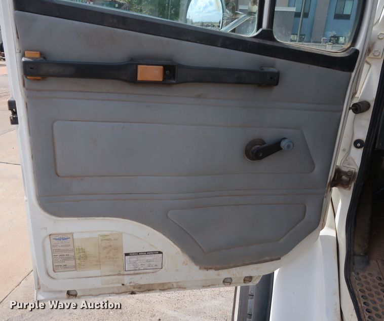 image for item DG7040 1996 Freightliner FL80 drilling rig truck