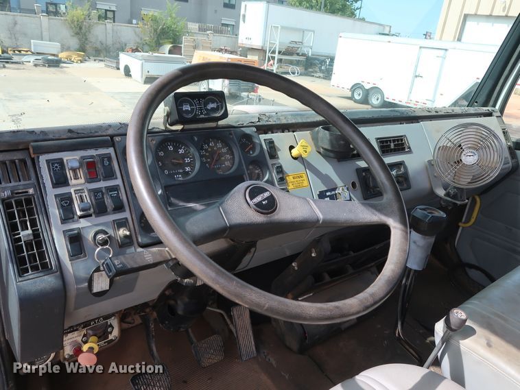 image for item DG7040 1996 Freightliner FL80 drilling rig truck