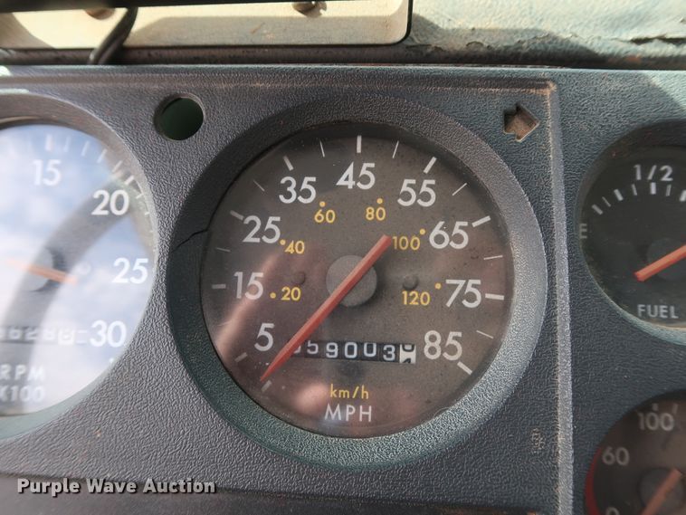 image for item DG7040 1996 Freightliner FL80 drilling rig truck