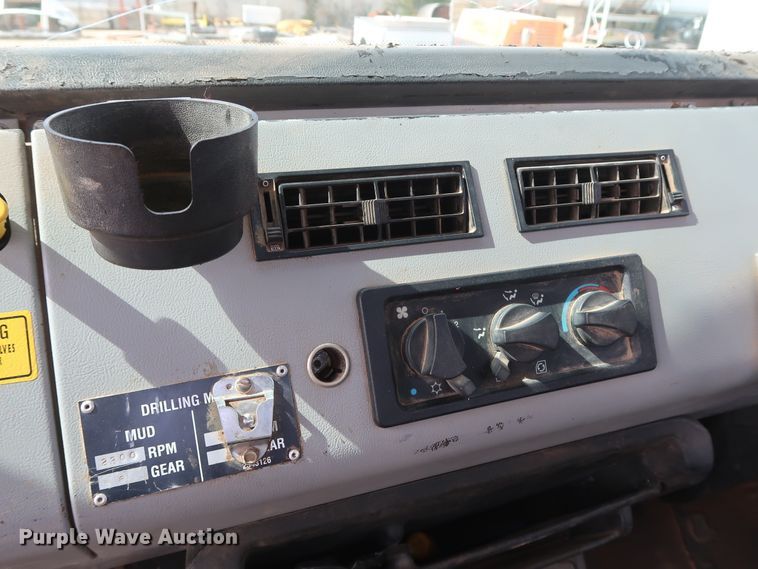 image for item DG7040 1996 Freightliner FL80 drilling rig truck