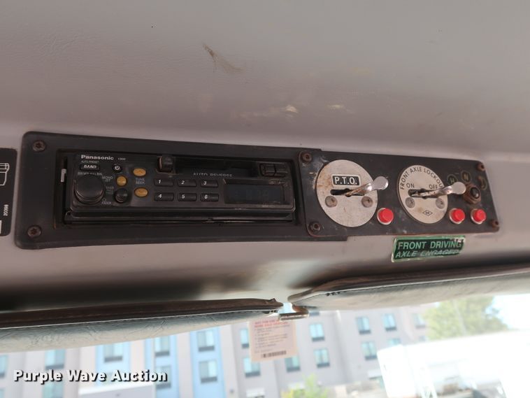 image for item DG7040 1996 Freightliner FL80 drilling rig truck