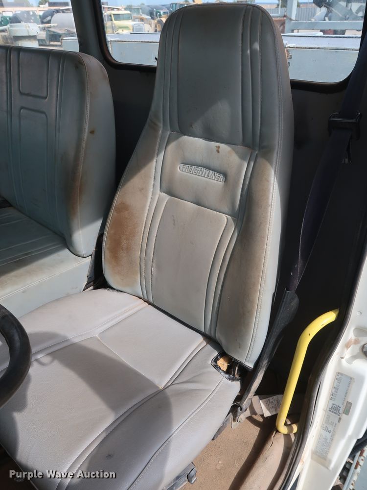 image for item DG7040 1996 Freightliner FL80 drilling rig truck