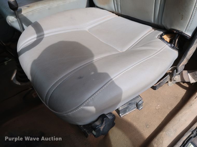 image for item DG7040 1996 Freightliner FL80 drilling rig truck