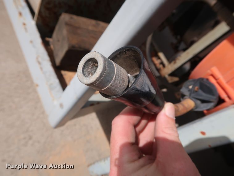 image for item DG7040 1996 Freightliner FL80 drilling rig truck