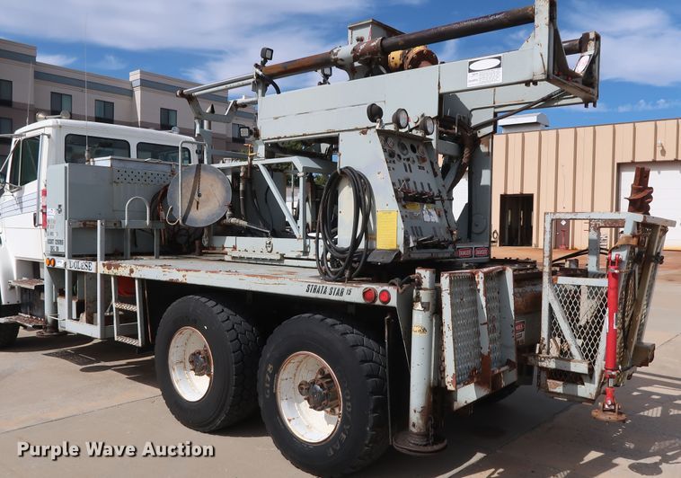 image for item DG7040 1996 Freightliner FL80 drilling rig truck