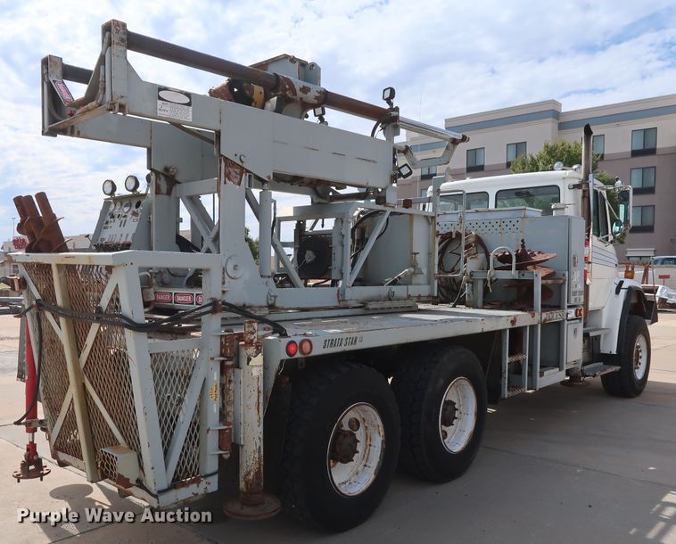 image for item DG7040 1996 Freightliner FL80 drilling rig truck