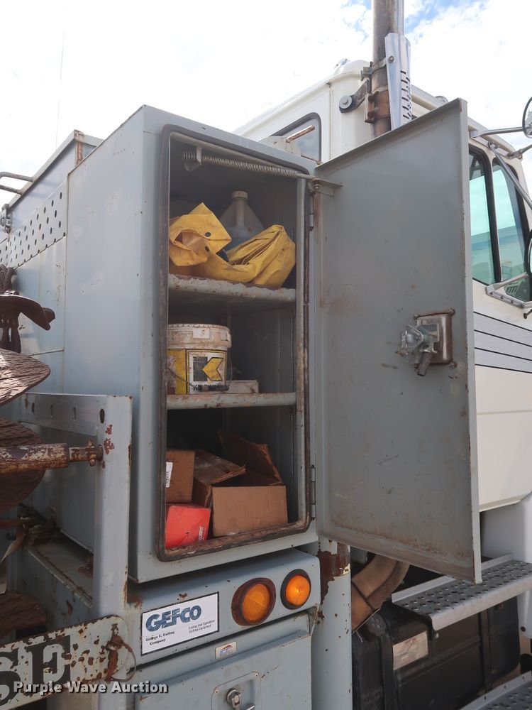 image for item DG7040 1996 Freightliner FL80 drilling rig truck