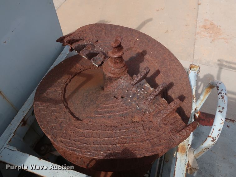 image for item DG7040 1996 Freightliner FL80 drilling rig truck