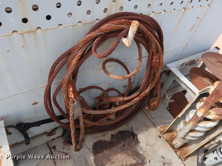 image for item DG7040 1996 Freightliner FL80 drilling rig truck