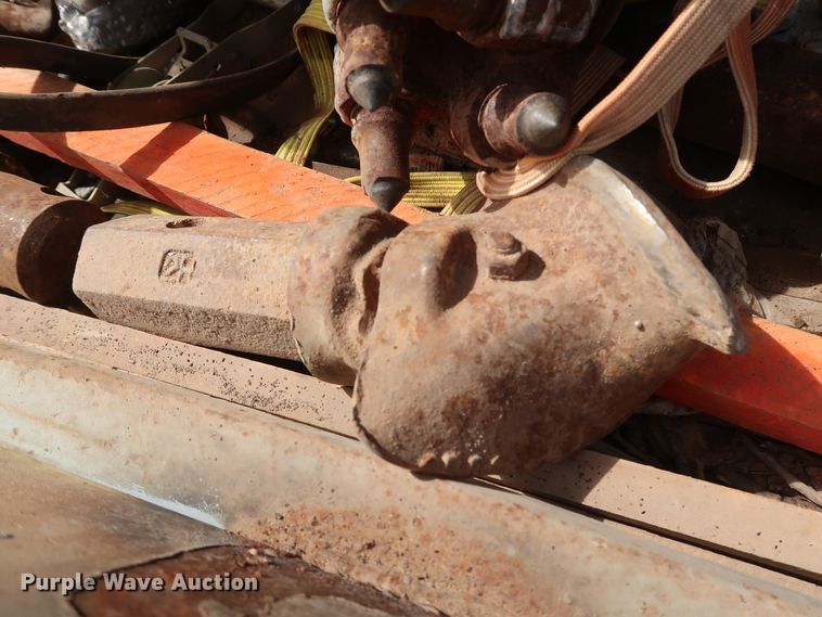 image for item DG7040 1996 Freightliner FL80 drilling rig truck