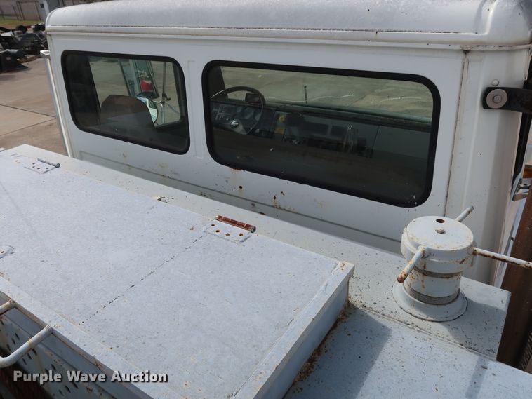 image for item DG7040 1996 Freightliner FL80 drilling rig truck