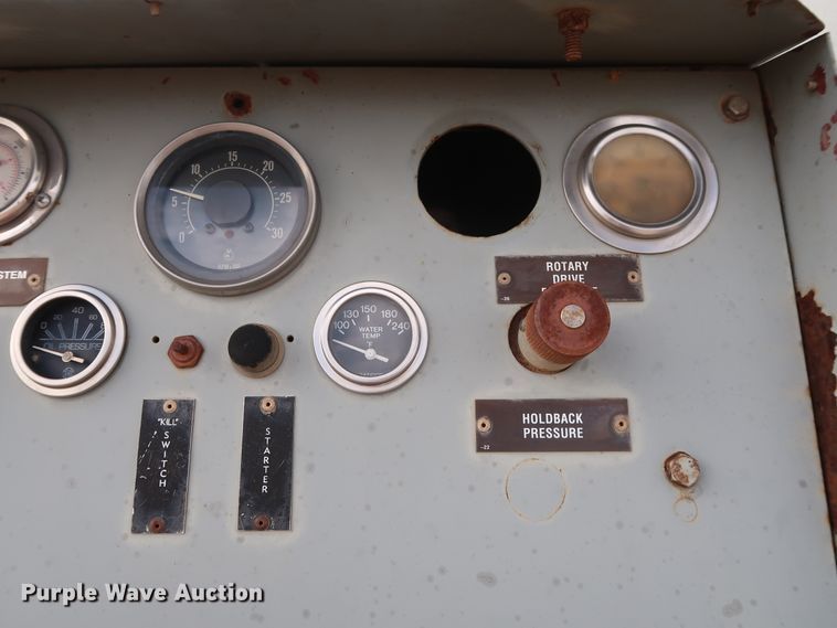 image for item DG7040 1996 Freightliner FL80 drilling rig truck