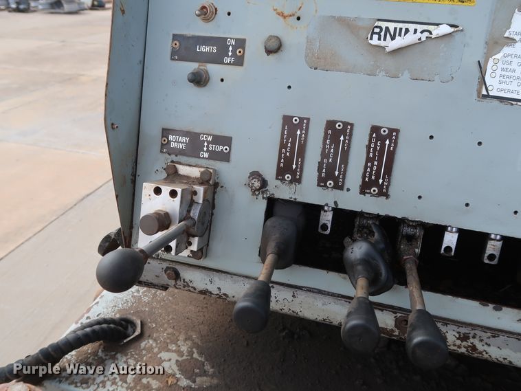 image for item DG7040 1996 Freightliner FL80 drilling rig truck