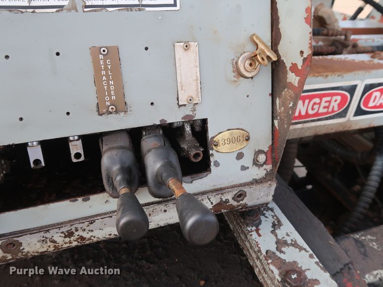 image for item DG7040 1996 Freightliner FL80 drilling rig truck