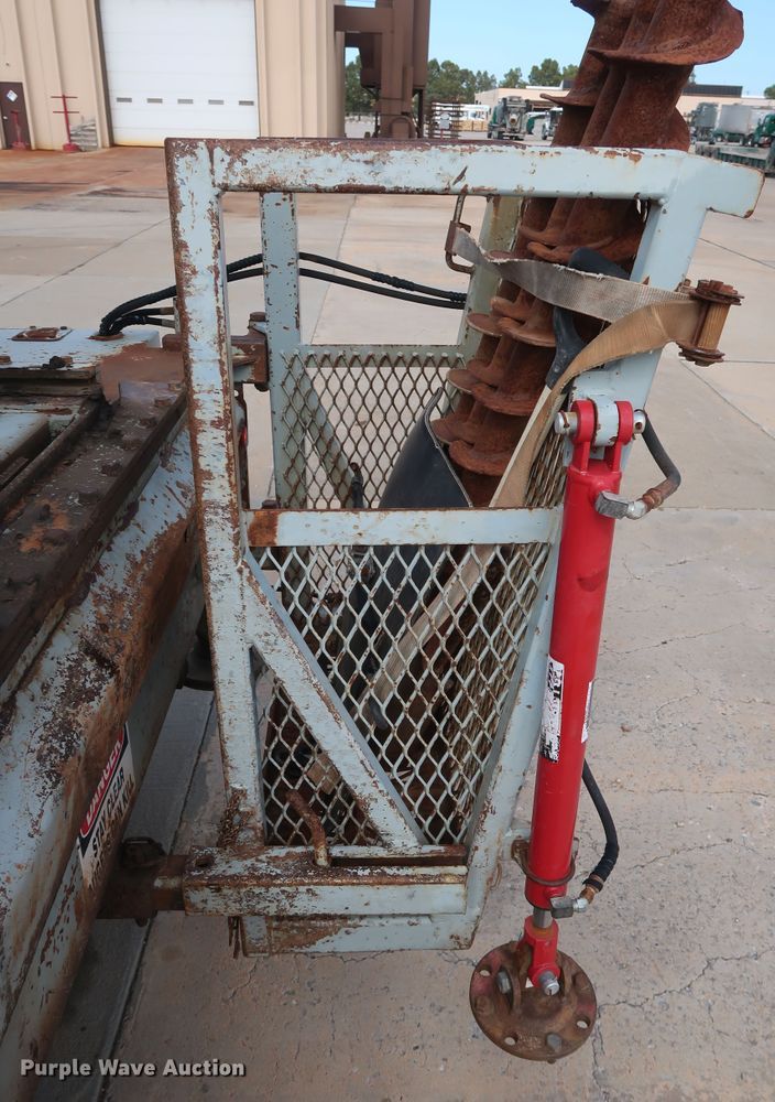 image for item DG7040 1996 Freightliner FL80 drilling rig truck