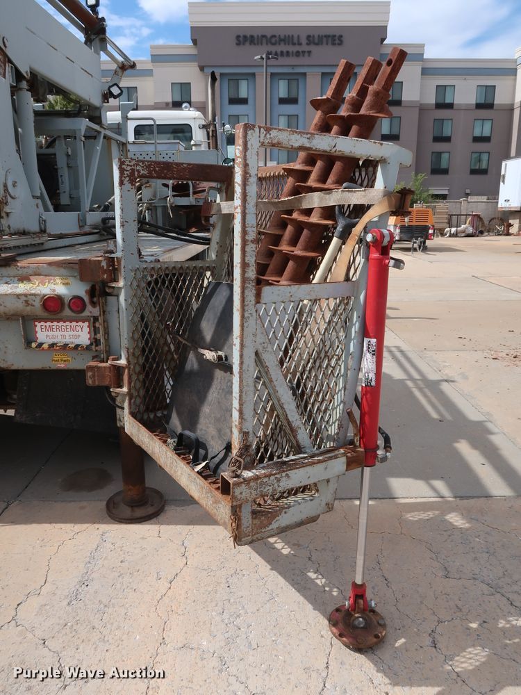 image for item DG7040 1996 Freightliner FL80 drilling rig truck