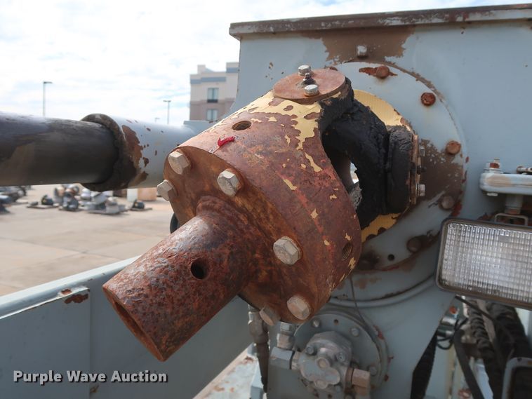 image for item DG7040 1996 Freightliner FL80 drilling rig truck