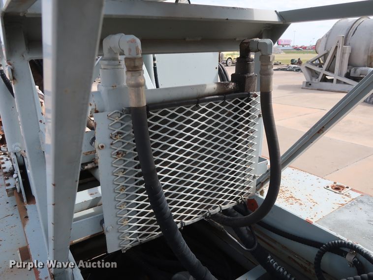 image for item DG7040 1996 Freightliner FL80 drilling rig truck