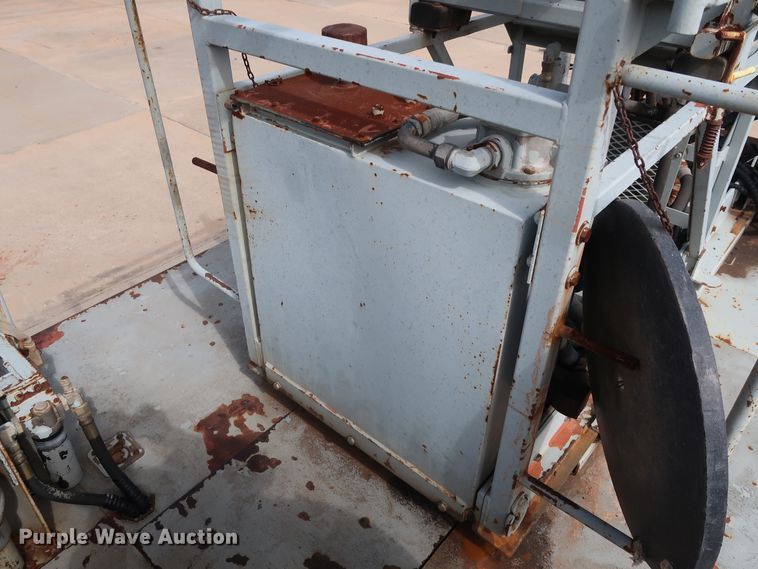 image for item DG7040 1996 Freightliner FL80 drilling rig truck