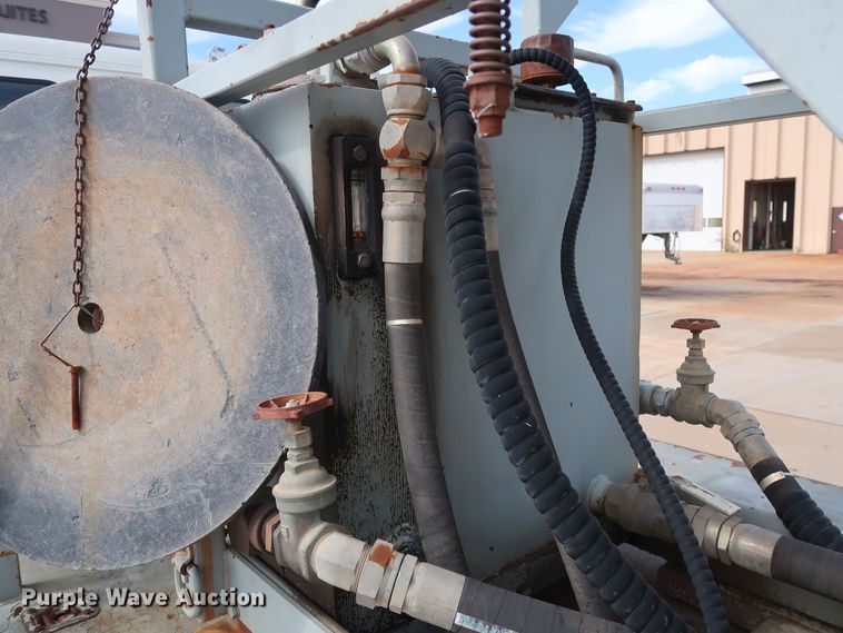 image for item DG7040 1996 Freightliner FL80 drilling rig truck