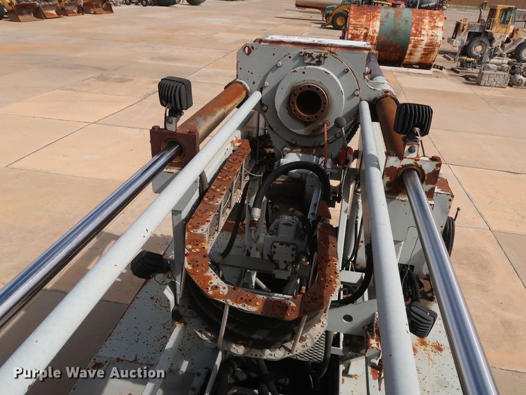 image for item DG7040 1996 Freightliner FL80 drilling rig truck