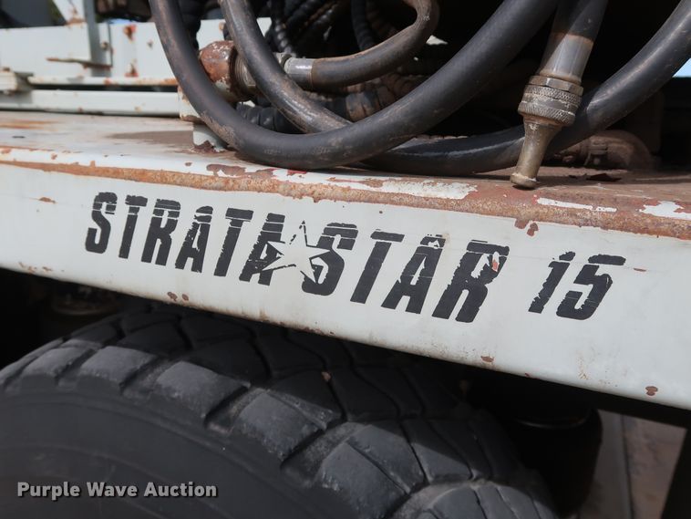 image for item DG7040 1996 Freightliner FL80 drilling rig truck