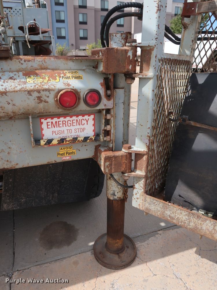 image for item DG7040 1996 Freightliner FL80 drilling rig truck