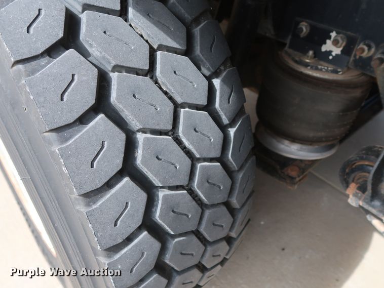 image for item DG7040 1996 Freightliner FL80 drilling rig truck