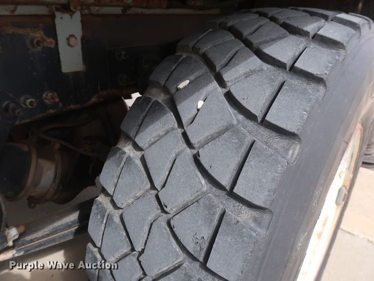 image for item DG7040 1996 Freightliner FL80 drilling rig truck