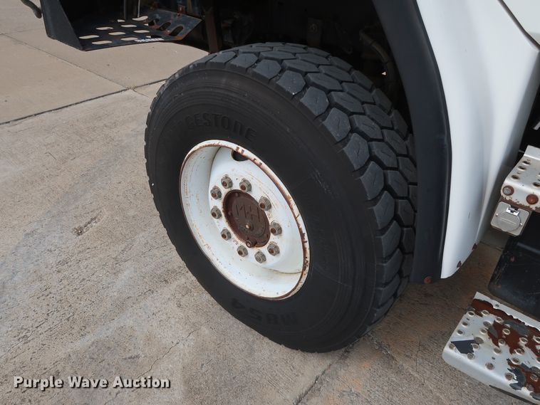 image for item DG7040 1996 Freightliner FL80 drilling rig truck