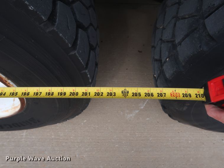 image for item DG7040 1996 Freightliner FL80 drilling rig truck