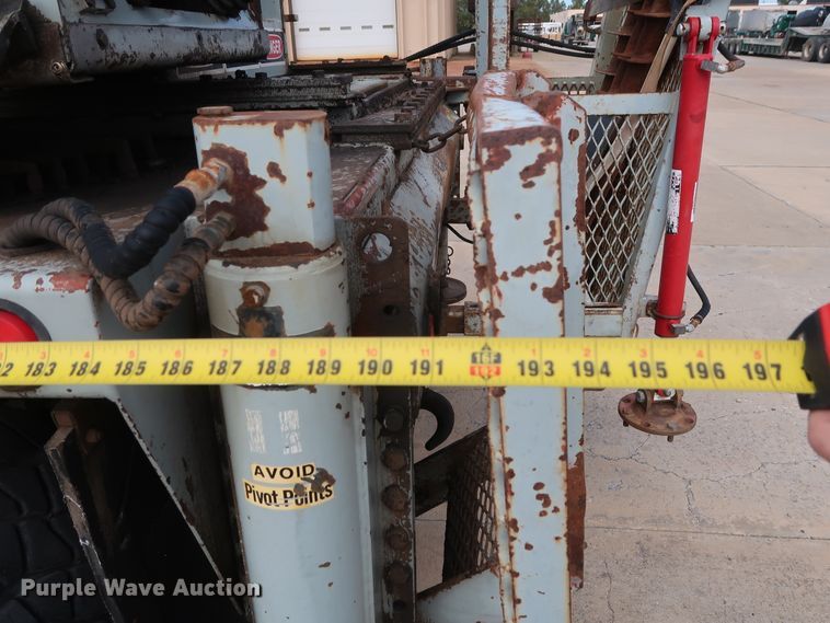 image for item DG7040 1996 Freightliner FL80 drilling rig truck