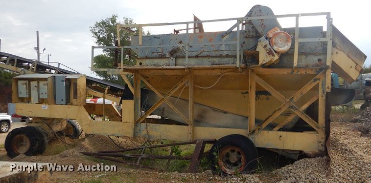 image for item DH3584 1952 Cedarapids 5X14 jaw crushing plant