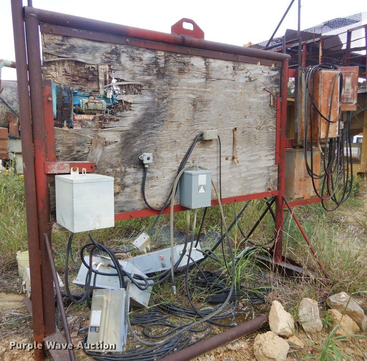 image for item DH3584 1952 Cedarapids 5X14 jaw crushing plant