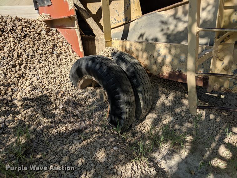 image for item DH3584 1952 Cedarapids 5X14 jaw crushing plant