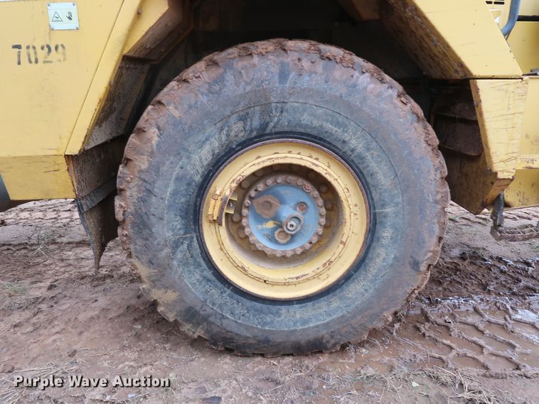 image for item DH3591 2006 Komatsu HM300-2 haul truck