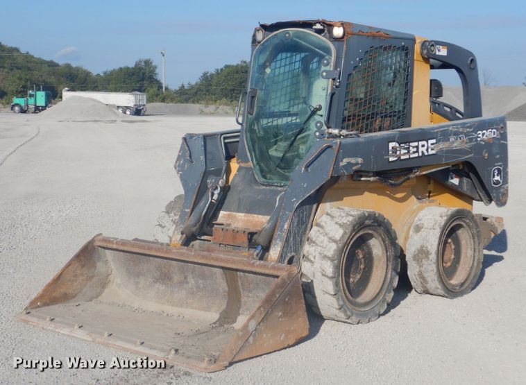 image for item DI2346 2011 John Deere 326D skid steer