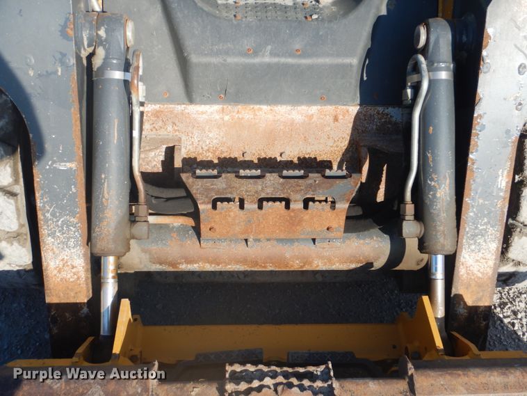 image for item DI2346 2011 John Deere 326D skid steer