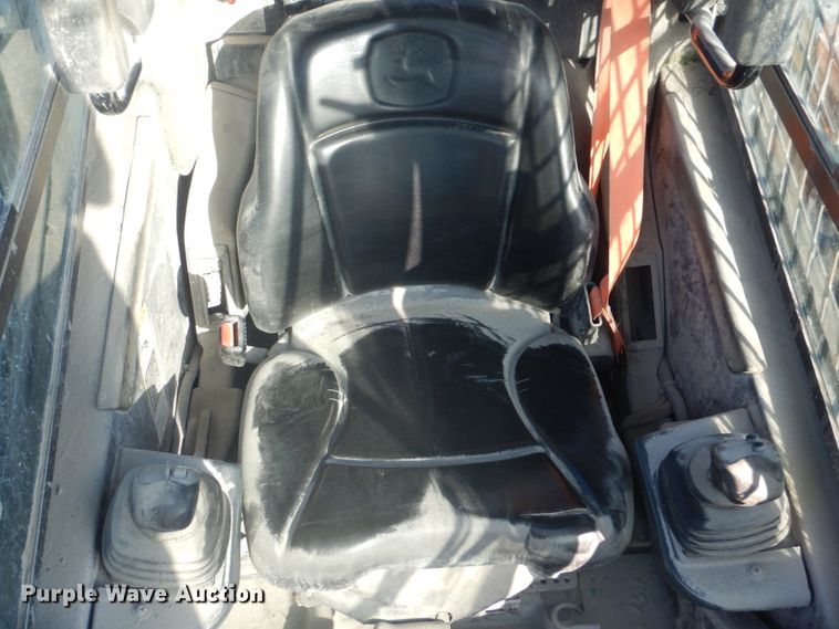 image for item DI2346 2011 John Deere 326D skid steer