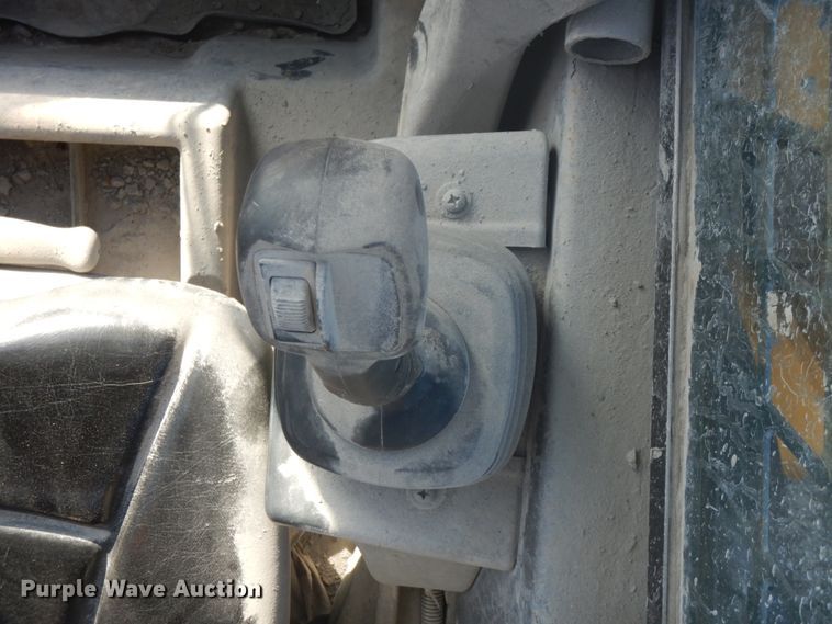 image for item DI2346 2011 John Deere 326D skid steer