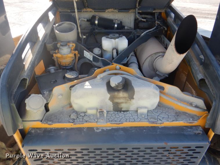 image for item DI2346 2011 John Deere 326D skid steer