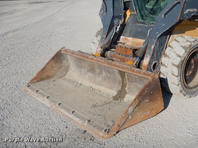 image for item DI2346 2011 John Deere 326D skid steer