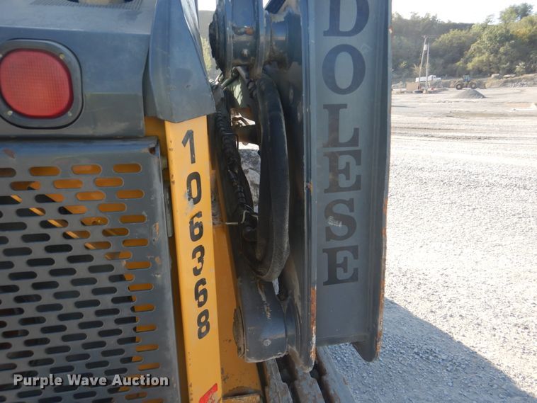 image for item DI2346 2011 John Deere 326D skid steer