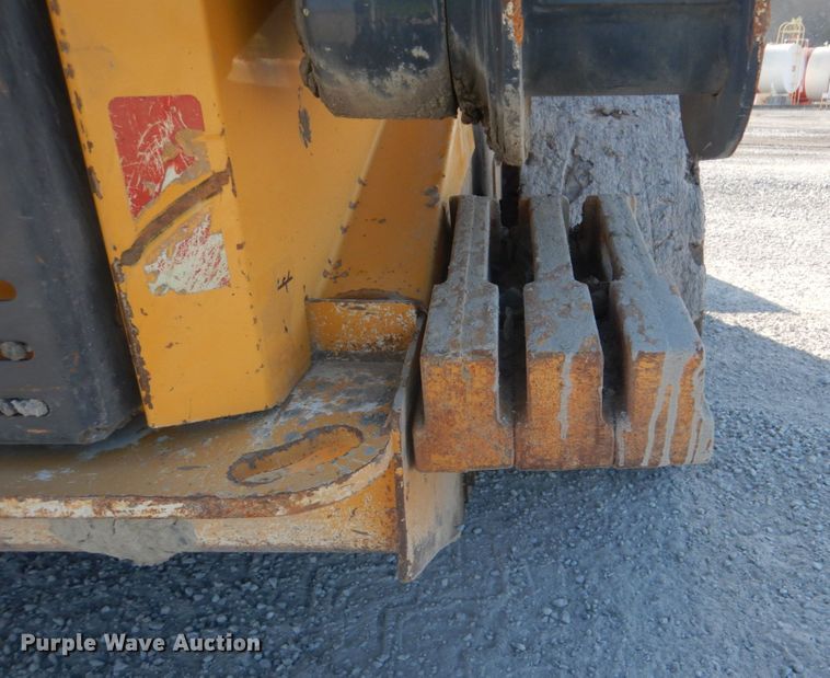 image for item DI2346 2011 John Deere 326D skid steer