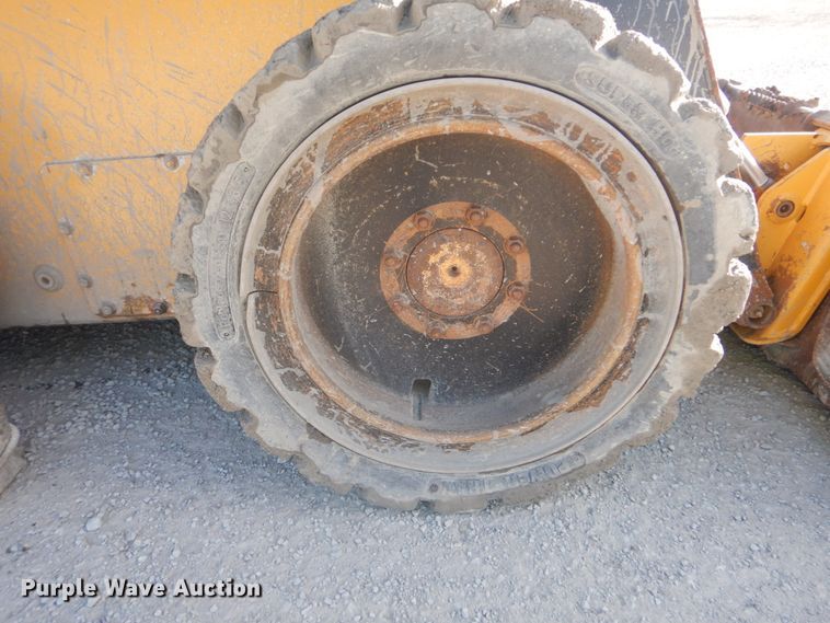 image for item DI2346 2011 John Deere 326D skid steer