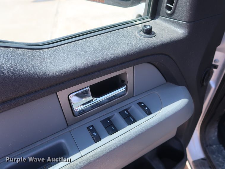 image for item GE9002 2011 Ford F150 XLT SuperCrew pickup truck