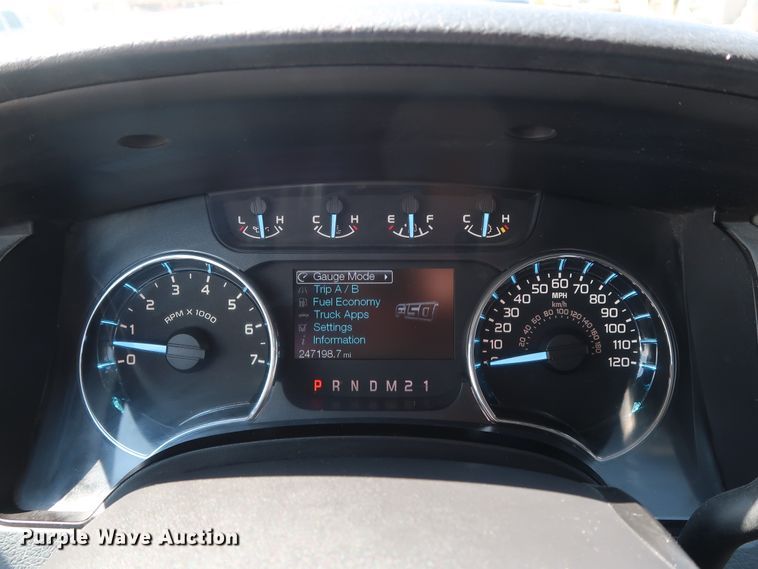 image for item GE9002 2011 Ford F150 XLT SuperCrew pickup truck