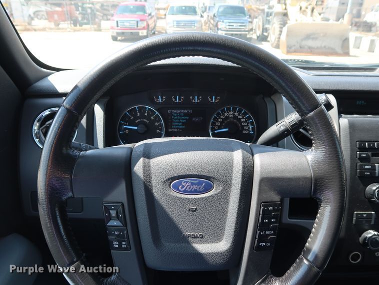 image for item GE9002 2011 Ford F150 XLT SuperCrew pickup truck