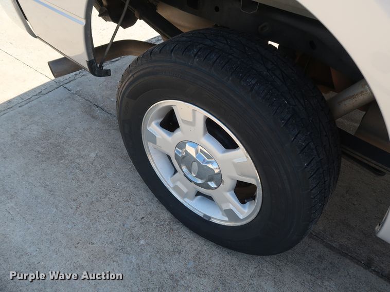 image for item GE9002 2011 Ford F150 XLT SuperCrew pickup truck